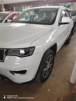 جیپ گراند شیرۆکی